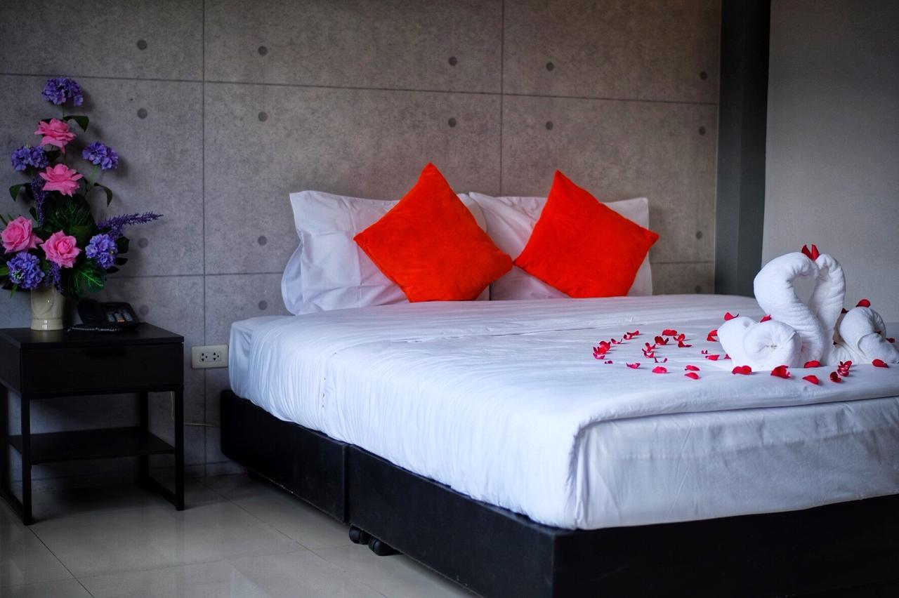 Royal Nine Hotel Kanchanaburi Exterior foto