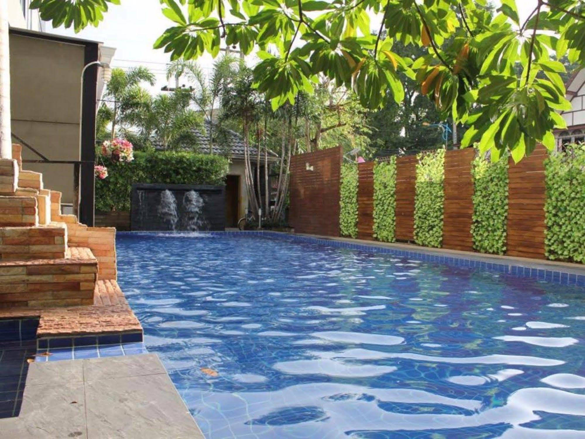 Royal Nine Hotel Kanchanaburi Exterior foto