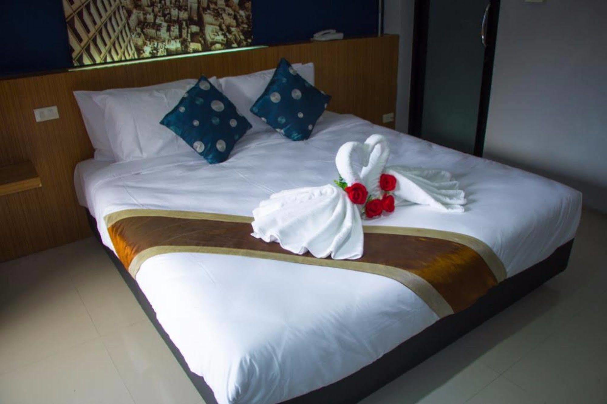 Royal Nine Hotel Kanchanaburi Exterior foto